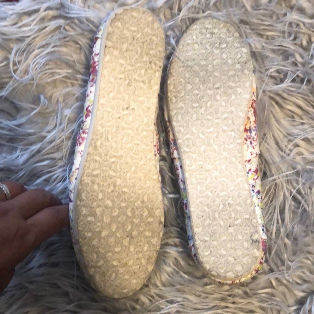 Toms - Picture 8 of 8